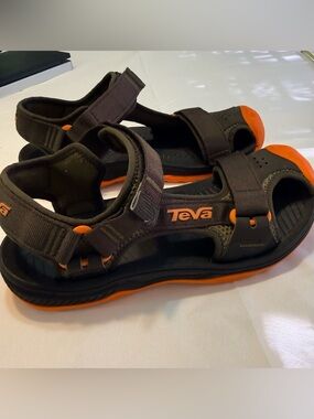 Men's TEVA HURRICANE TOE PRO WATER
HIKING SHOE/SANDAL SIZE 10